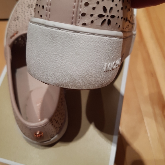 Michael Kors shoes - Picture 7 of 13